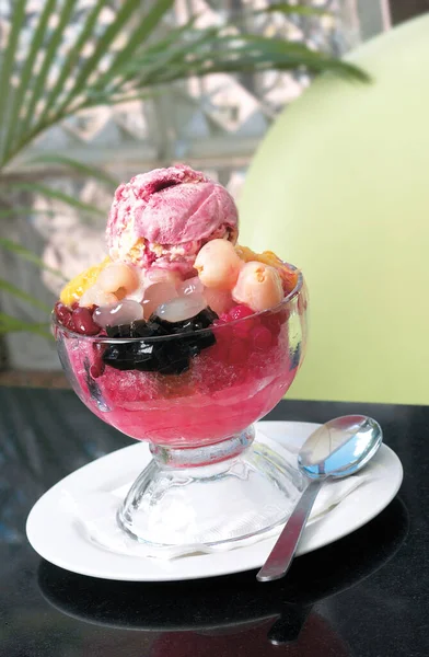 Ice kacang, Asian dessert of shaved ice with ice cream