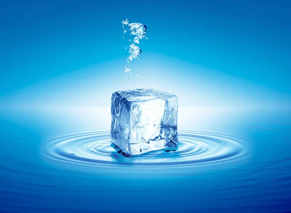 Cubo Gelo Superfície Água — Fotografia de Stock
