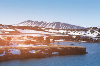 İzlanda kış yanardağ açık mavi gökyüzü arka plan, doğal peyzaj arka plan ile