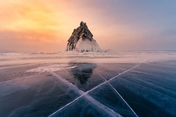 Baikal Freeze Wasser See Mit Felsen Berg Und Nach Sonnenuntergang — Stockfoto