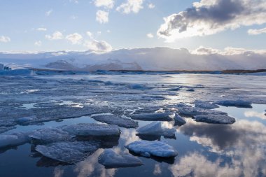 Son dakika buz üzerine Jokulsarlon buzul Gölü kış sezon doğal manzara arka plan, İzlanda