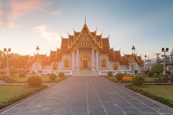 Белый Мрамор Храм Бангкок Таиланд Буддийский Исторический Памятник — стоковое фото