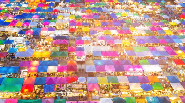 Çatı en çok renk bit pazarı gece görünüm