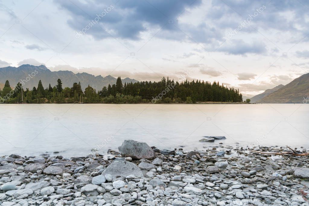 Queentown water lake with mountain background, New Zealand landscape 