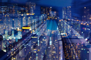 Gece mavi alacakaranlık şehir hareket tren yolu üzerinde bulanıklık, arka plan