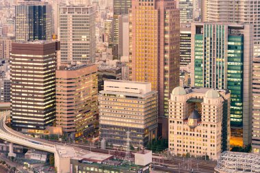 Ofis modern iş şehir merkezinde hava görünümünü kapat
