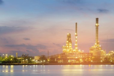 Güzellik ışık gece görünümü petrol rafinerisi ön Nehri