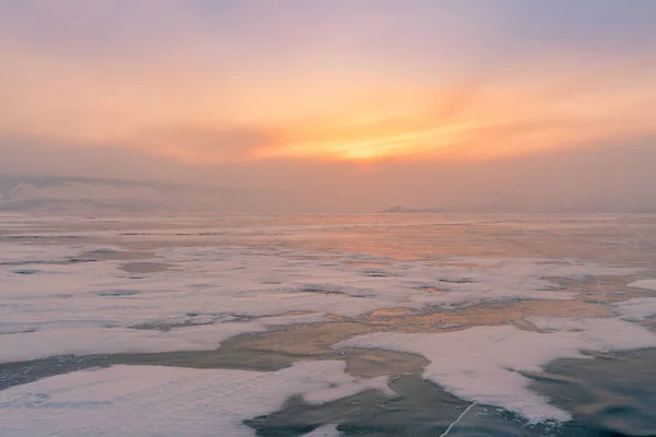 Sunset Skyline Lago Agua Congelada Baikal Rusia Invierno Temporada Paisaje — Foto de Stock