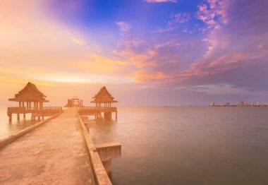 Plaj sahil manzarası, doğal peyzaj arka plan üzerinde gökyüzü günbatımı