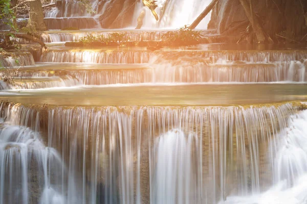 Tiefe Wasserfall Aus Nächster Nähe Natürliche Landschaft Hintergrund — Stockfoto