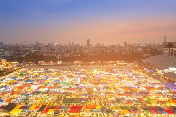 Блошиный Рынок Ночным Освещением Центре Города — стоковое фото