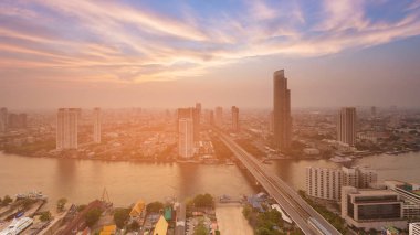 Günbatımı manzarası, cityscape arka plan sonra şehir merkezinde ile havadan görünümü şehir residence