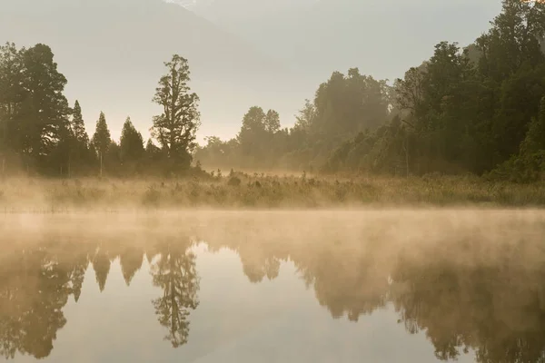 Озеро Мэтисон Отражение Воды Утром Новая Зеландия Природного Ландшафта Фоне — стоковое фото