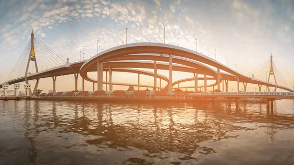 Panorama Bhumibol Puente Colgante Frente Río Con Fondo Del Cielo — Foto de Stock