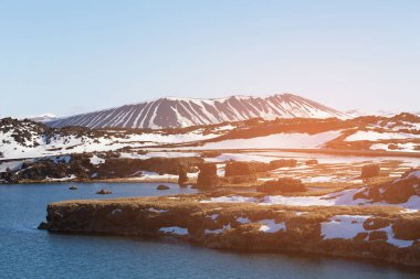 Myvatn volkan açık mavi gökyüzü arka plan, İzlanda doğal manzara arka plan ile