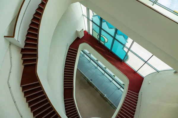 Escaleras Rojas Edificio Interior Fondo Arquitectura —  Fotos de Stock