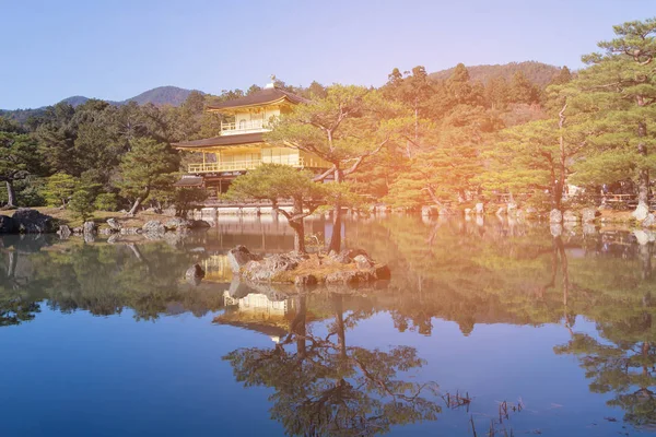 Altın Kale Kinkakuji Pavyonu Yansıması Japonya Tarihi Dönüm Noktası Ile — Stok fotoğraf