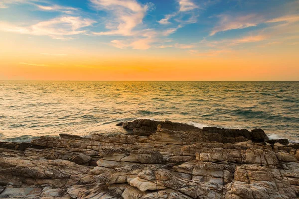 Rock Beach Beautiful Sunset Sky Background Natural Landscape — Stock Photo, Image
