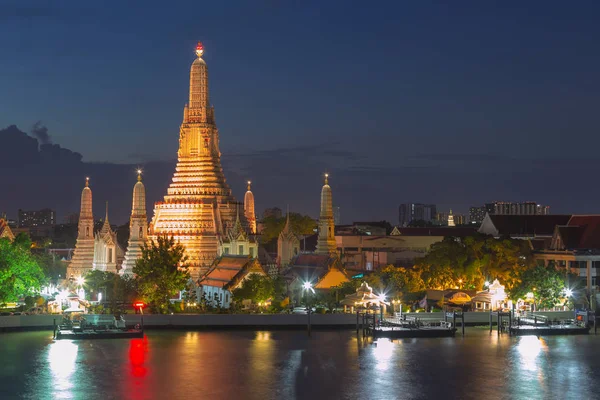 Alacakaranlıkta Bangkok Tayland Simgesel Yapı Wat Arun Nehri — Stok fotoğraf