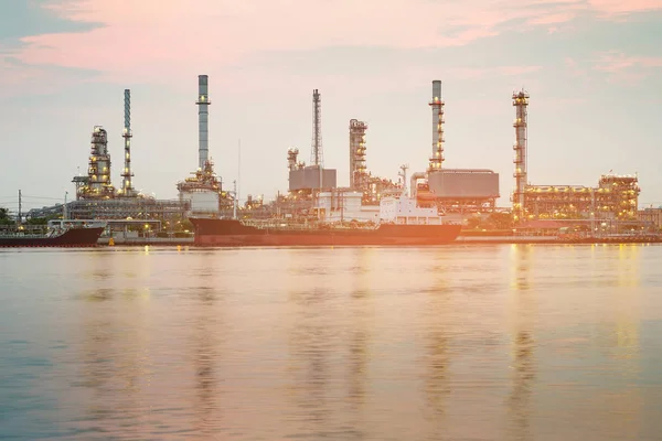 Oil Refinery River Front Petroleum Industry Background — Stock Photo, Image