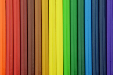 renkli kalemler renkli gradyan arka planı