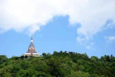 Üstünde tepe-in dağ (dabunu Tayland tapınak)