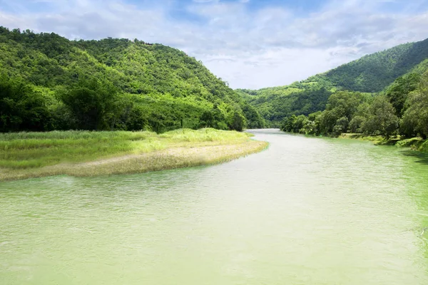 Landscape with mountains trees and a river (Thaton Thailand) — Stock Photo, Image