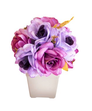 Gül çiçek, plastik çiçekler beyaz arka plan üzerinde izole