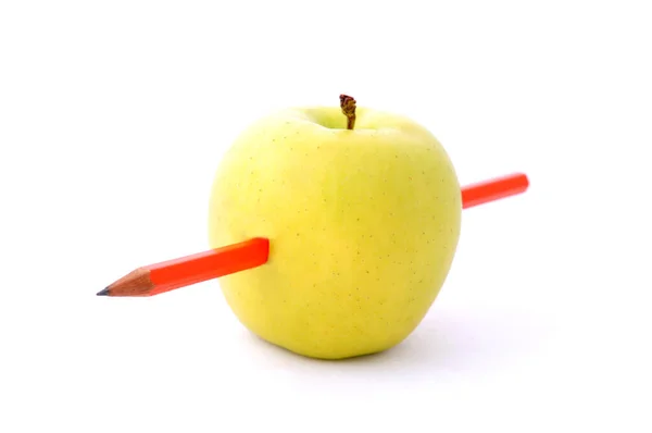 Pomme Avec Crayon Intérieur Sur Fond Blanc — Photo