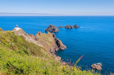 deniz feneri Cape Ortega, dünyanın ünlü için onların kıskaç, Atlantik ve Cantabria en eski kayalarda ayıran etkileyici bakış açısı, Galiçya, turistik