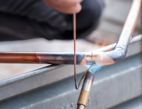 Soldadura Del Tubo Cobre Gasoducto Metano Sistema Acondicionamiento Agua — Foto de Stock