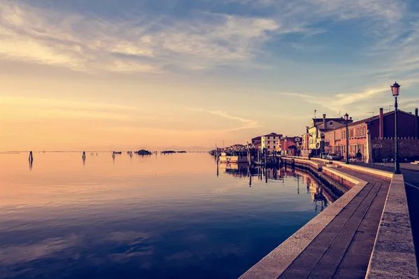 Pôr Sol Romântico Lagoa Veneza Ilha Pellestrina Cidade — Fotografia de Stock