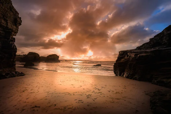 Beauté Côte Atlantique Avec Falaise Plage Océan Ciel Avec Nuages — Photo