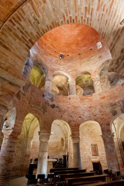 Mantua, İtalya - 4 Ocak 2019: Yuvarlak kilise içinin 