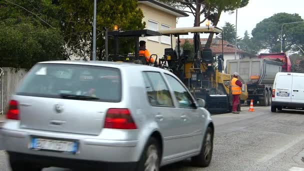 Udine Italië Maart 2017 Machines Werknemers Aan Het Werk Asfalterings — Stockvideo