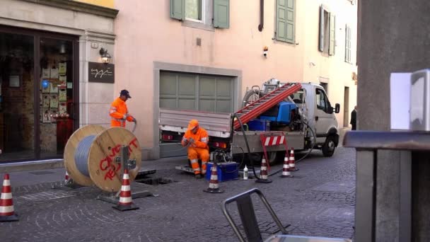 Udine Italien Mars 2019 Arbetstagare Och Elektriker Jobbet För Att — Stockvideo