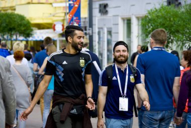 Nijniy Novgorod. Rusya. 21 Haziran 2018. FIFA-2018. Arjantin ve Hırvatistan üzerinden hayranlarına Nijniy Novgorod.