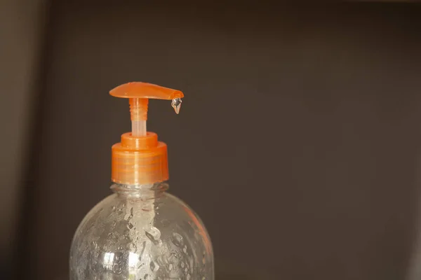 COVID-19 'a karşı korunmak için anti bakteriyel jel detayı