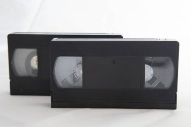 beyaz arkaplanda izole edilmiş video kaset