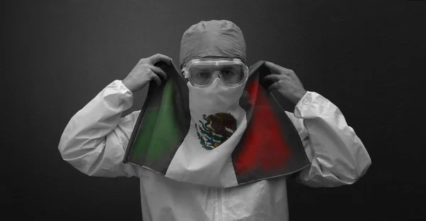 Doctor Vistiendo Ropa Protectora Contra Coronavirus Usa Bandera México Como —  Fotos de Stock