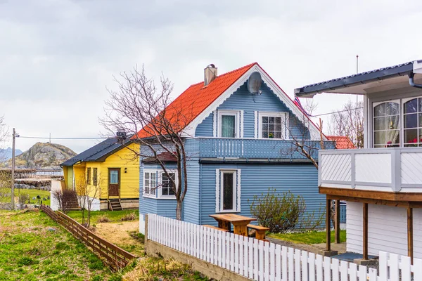 Norveç köyünün manzaralı şirin evleri