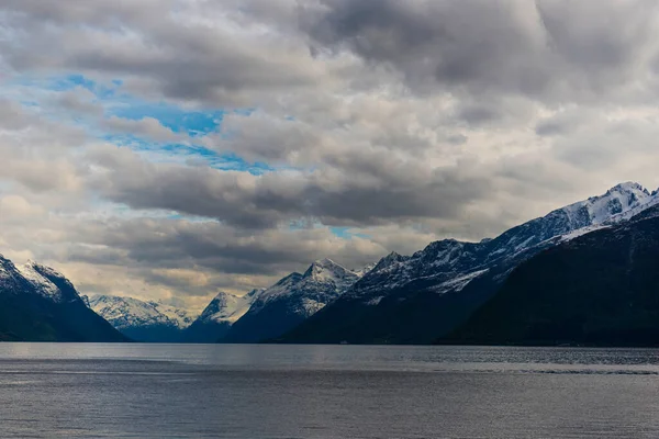 nature photography, lake in mountains, beauty in nature