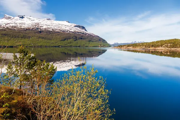 Lake Water Mountains Blue Sky — Stock Photo, Image