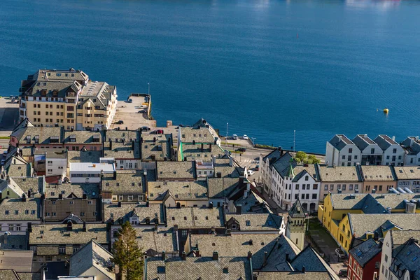 Small City Houses Blue Lake Water — Stock Photo, Image