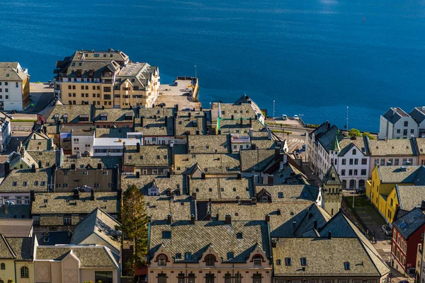 Small City Houses Blue Lake Water — Stock Photo, Image