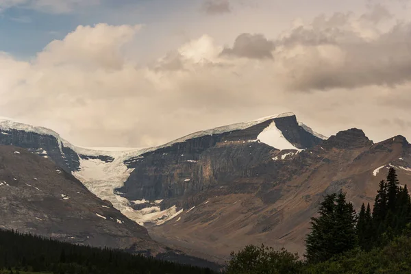 Banff Ulusal Parkı Alberta Kanada Daki Görkemli Dağ Manzarası — Stok fotoğraf