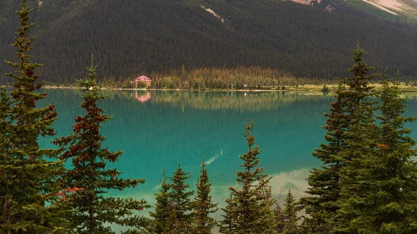 Beautiful Landscape Emerald Lake Mountains Jasper National Park Alberta Canada — Stock Photo, Image