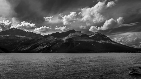 Naturlandschaft Mit Talbot Lake Und Malerischen Bergen Alberta Kanada — Stockfoto