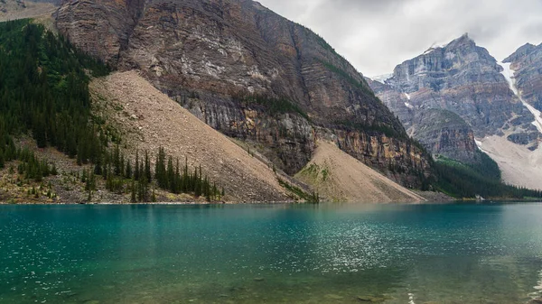 Hermosa Vista Natural Con Lago Esmeralda Montañas Escénicas Parque Nacional — Foto de Stock