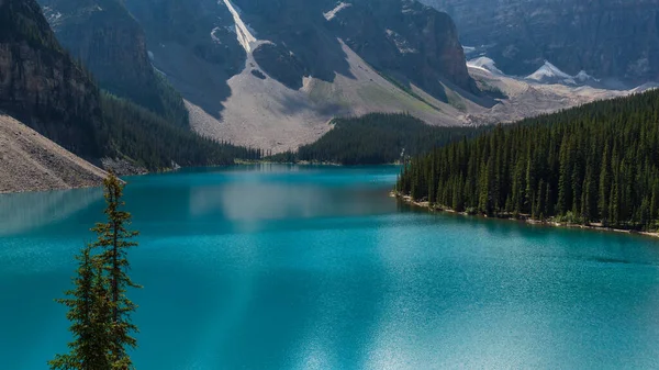 Majestoso Cenário Natural Com Lago Esmeralda Alberta Canadá — Fotografia de Stock